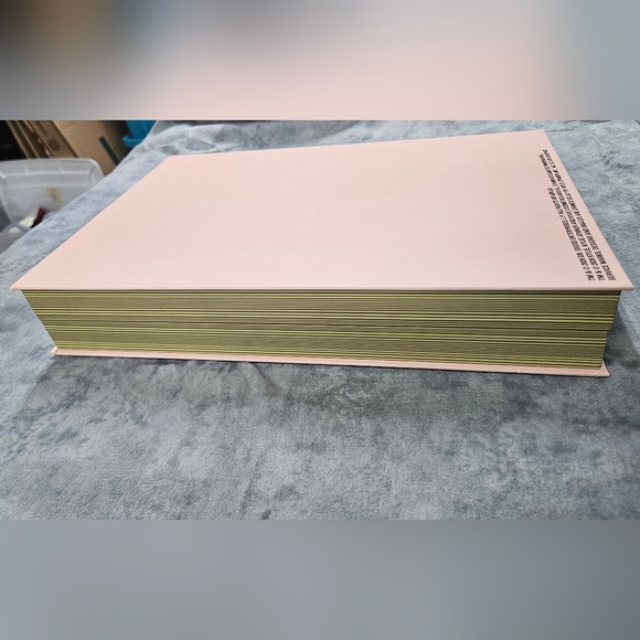 Kylie Jenner Autographed Signed Grinch PR Box NEW Cosmetics Never Been Used! - Picture 5 of 16